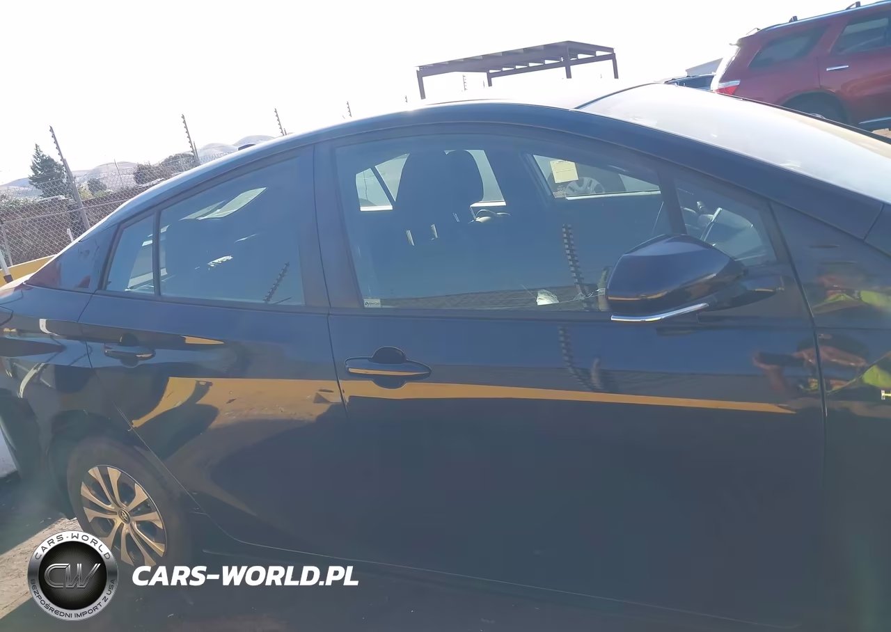 2019 Toyota Prius Le VIN:JTDL9RFU3K3001176 - 13