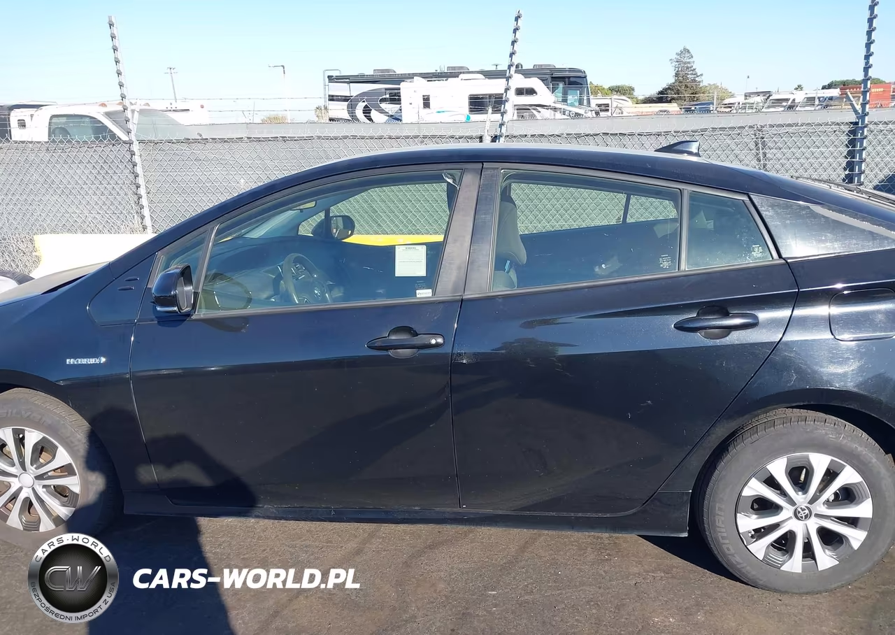 2019 Toyota Prius Le VIN:JTDL9RFU3K3001176 - 14