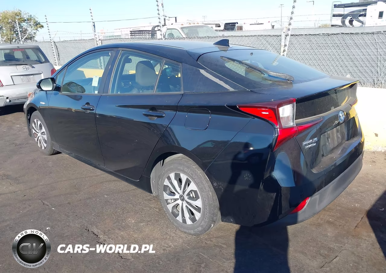 2019 Toyota Prius Le VIN:JTDL9RFU3K3001176 - 3