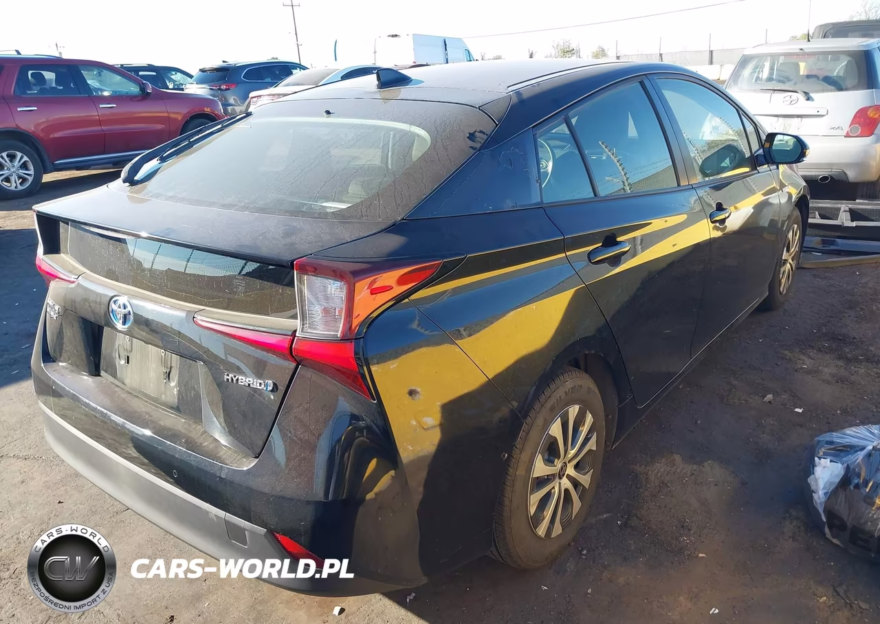 2019 Toyota Prius Le VIN:JTDL9RFU3K3001176 - 4