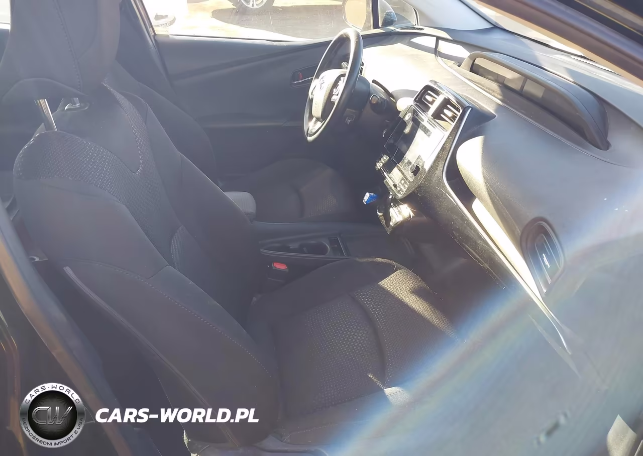 2019 Toyota Prius Le VIN:JTDL9RFU3K3001176 - 5