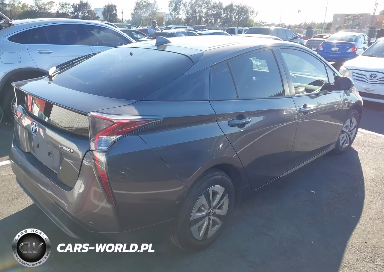 2018 Toyota Prius Two VIN:JTDKBRFU1J3584412 - 4