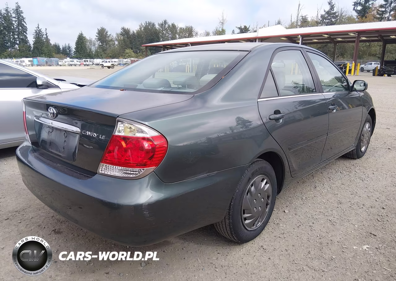 2005 Toyota Camry Le VIN:JTDBE32KX50317026 - 4