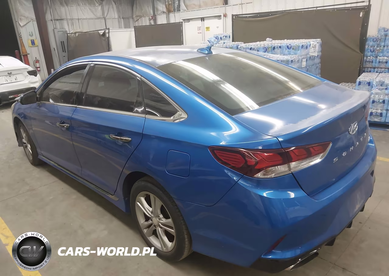 2018 Hyundai Sonata Sport VIN:5NPE34AF5JH656948 - 3