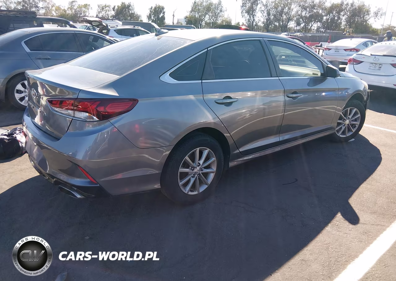 2018 Hyundai Sonata Se VIN:5NPE24AF2JH706465 - 4