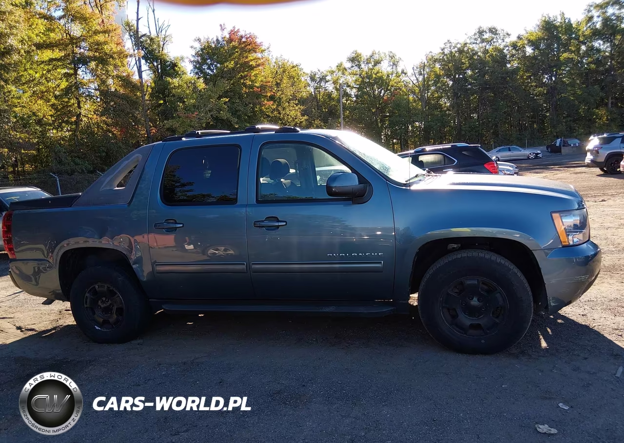 2011 Chevrolet Avalanche 1500 Ls VIN:3GNTKEE38BG258151 - 13