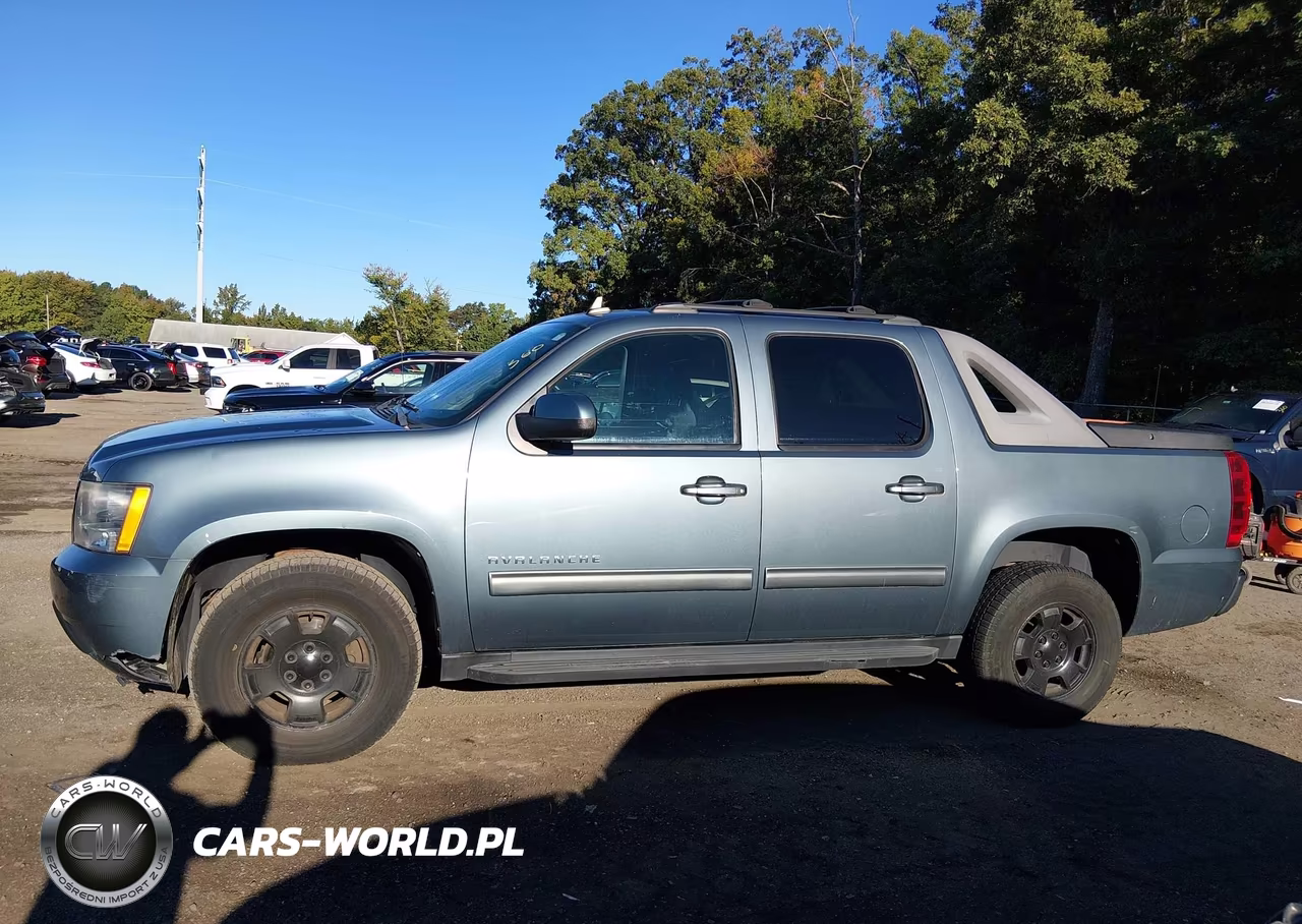 2011 Chevrolet Avalanche 1500 Ls VIN:3GNTKEE38BG258151 - 14