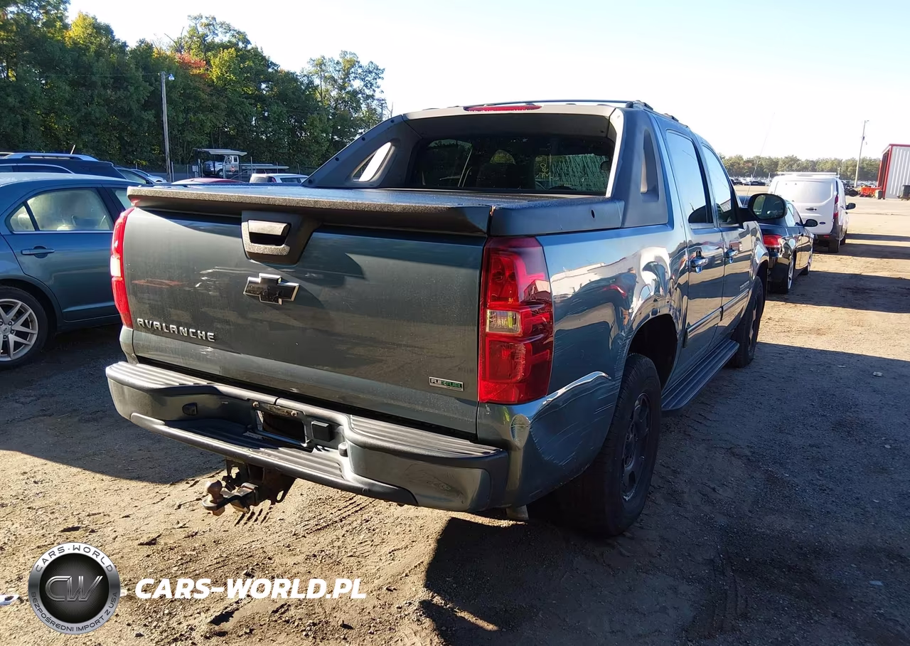 2011 Chevrolet Avalanche 1500 Ls VIN:3GNTKEE38BG258151 - 4