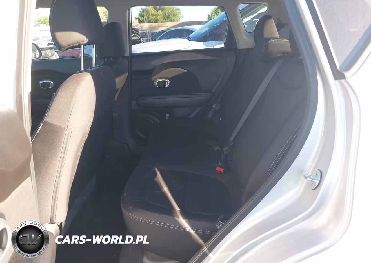 2018 Kia Soul VIN:KNDJN2A26J7542097 - 8