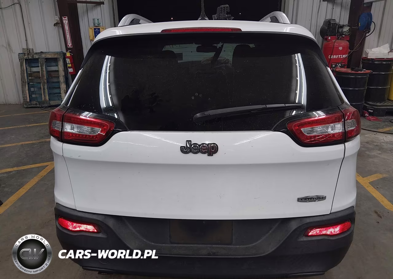 2014 Jeep Cherokee Latitude VIN:1C4PJLCB8EW247720 - 15