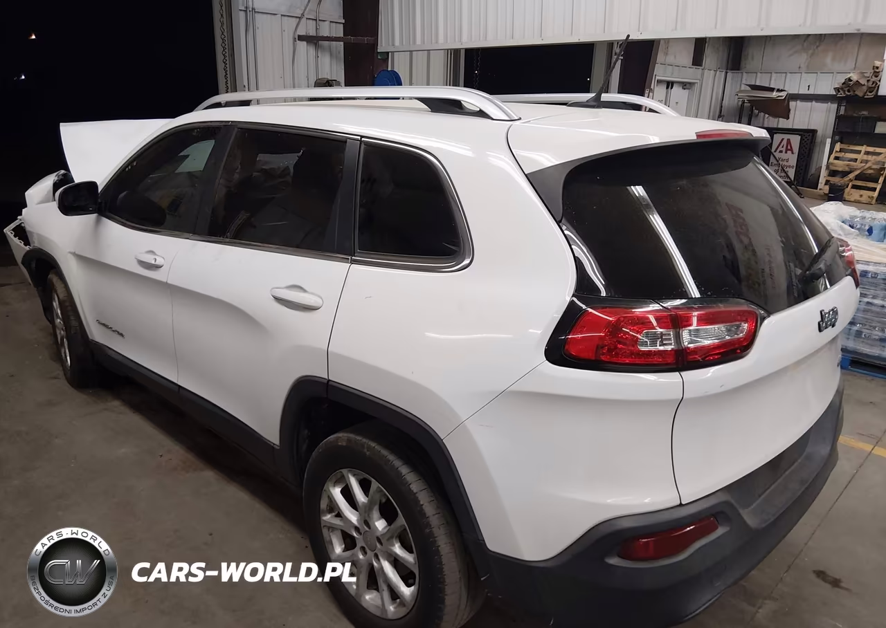 2014 Jeep Cherokee Latitude VIN:1C4PJLCB8EW247720 - 3