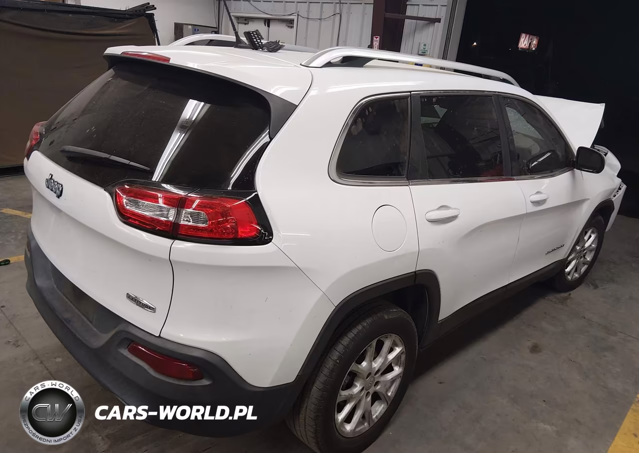 2014 Jeep Cherokee Latitude VIN:1C4PJLCB8EW247720 - 4