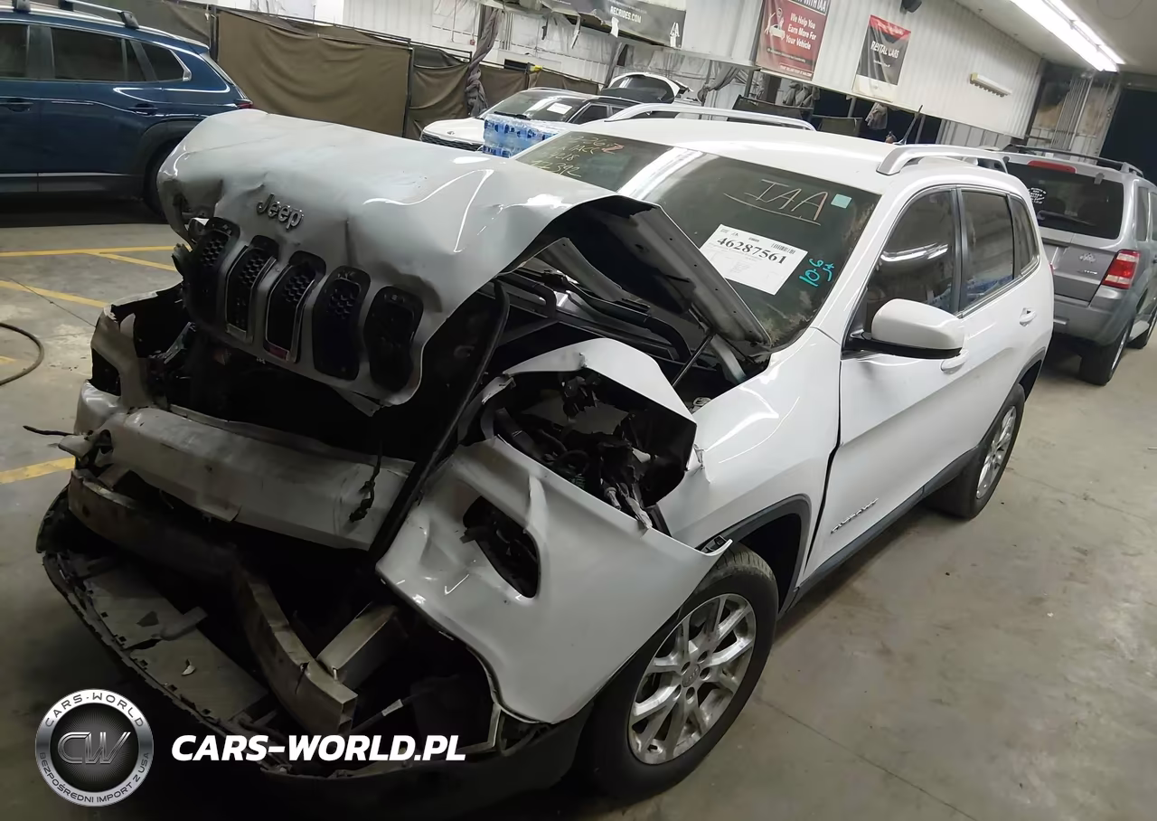 2014 Jeep Cherokee Latitude VIN:1C4PJLCB8EW247720 - 6