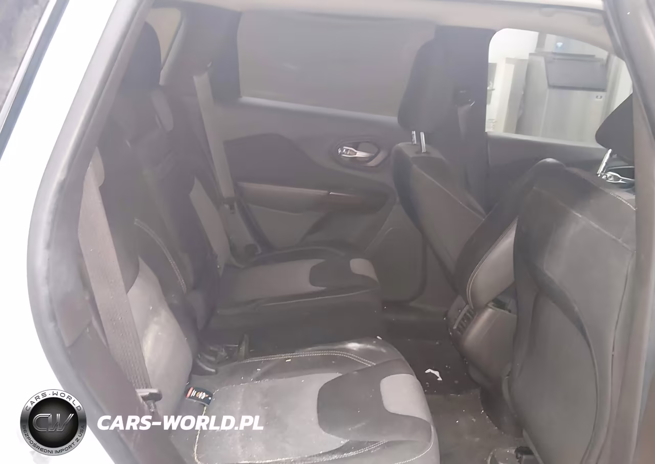 2014 Jeep Cherokee Latitude VIN:1C4PJLCB8EW247720 - 8