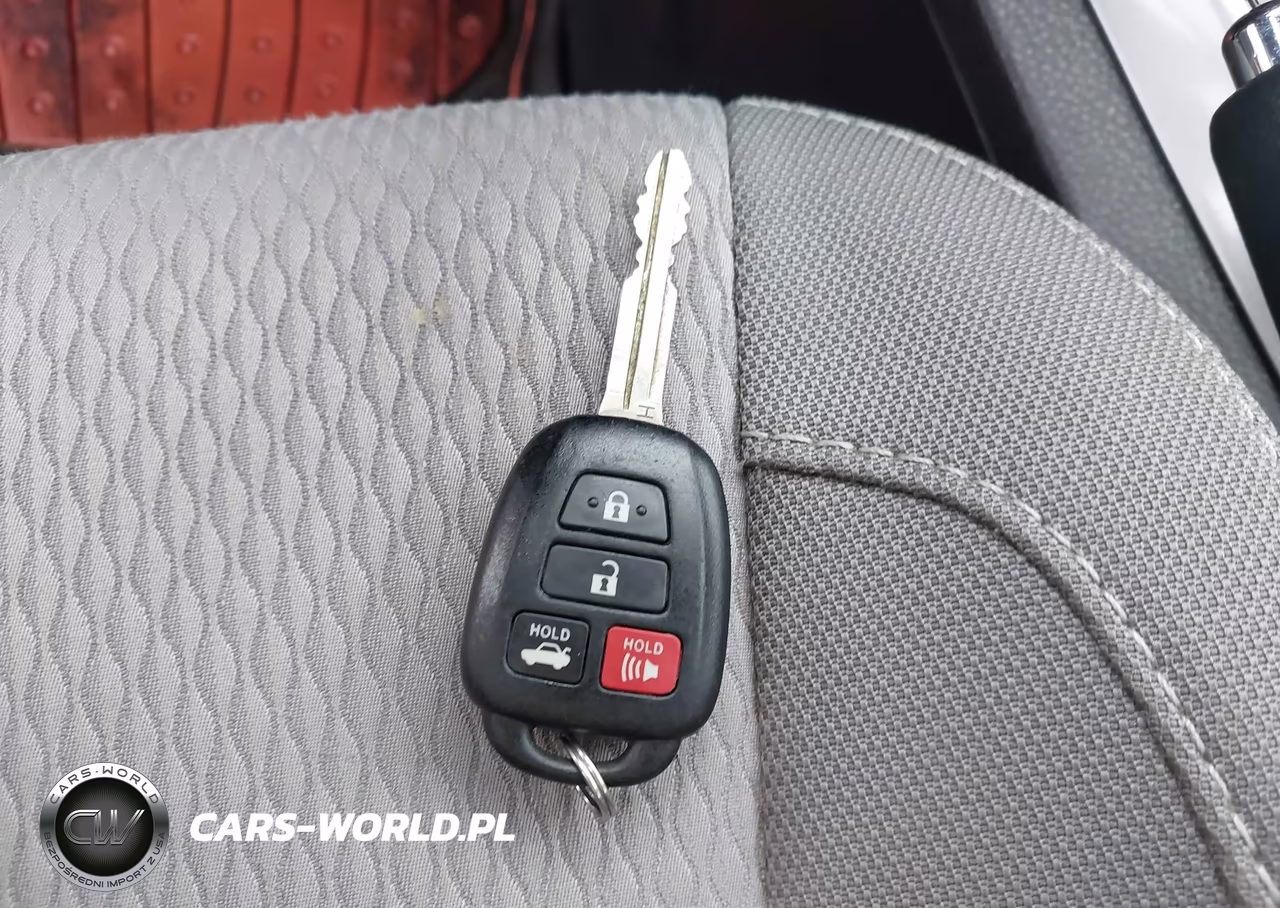 2015 Toyota Corolla Le VIN:2T1BURHE4FC237350 - 11