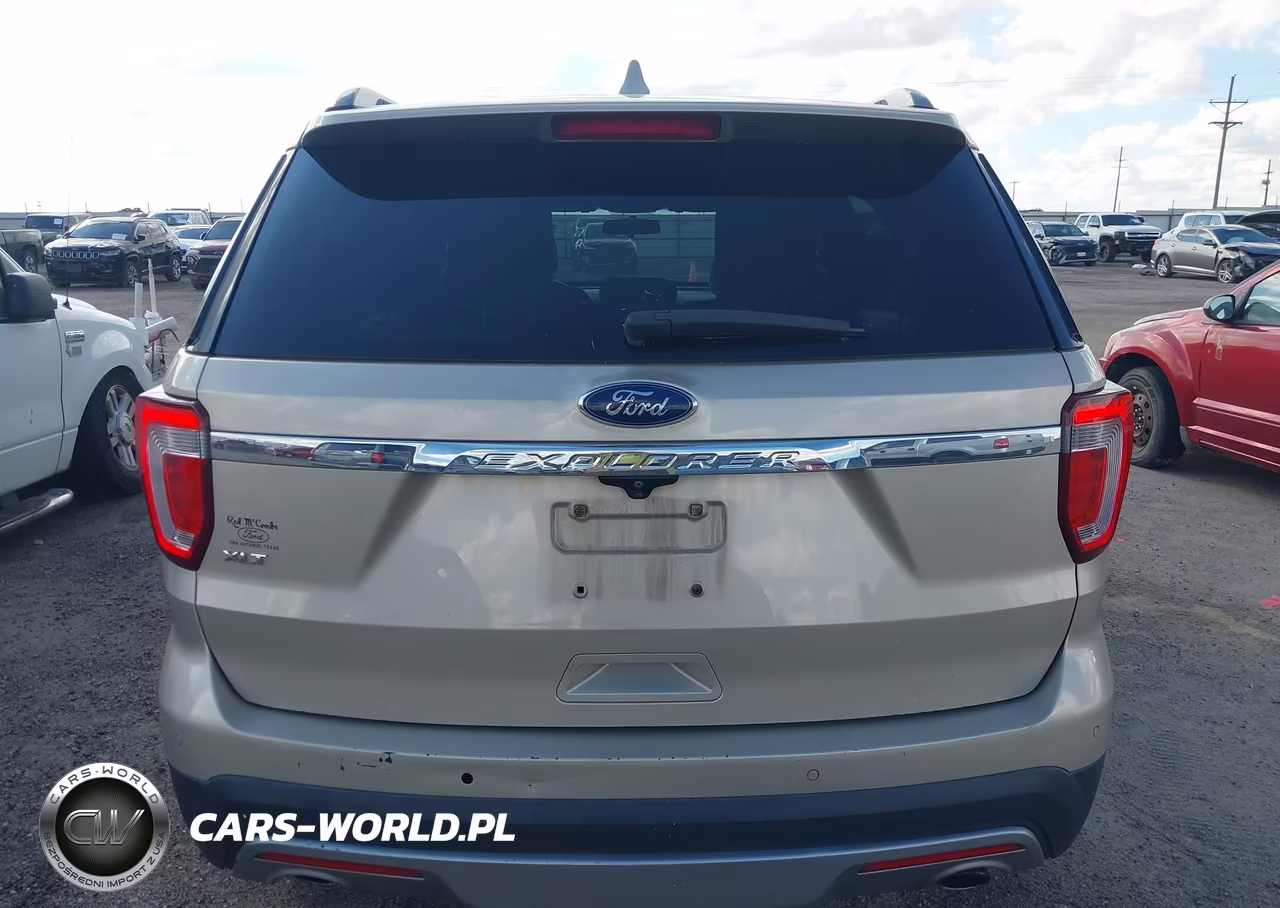 2017 Ford Explorer Xlt VIN:1FM5K7D8XHGD39758 - 16