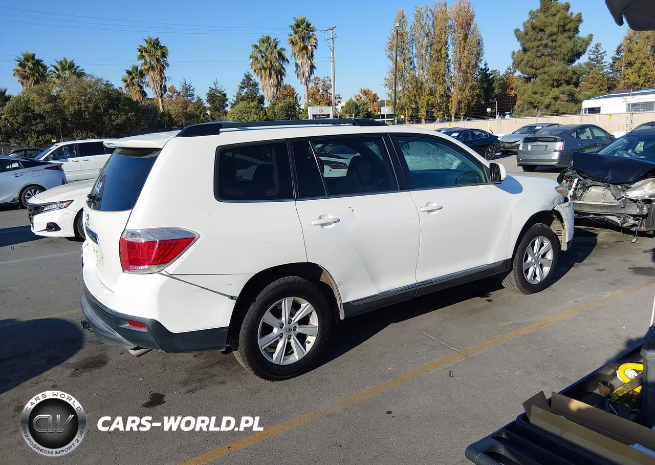 2013 Toyota Highlander Base Plus VIN:5TDZA3EH7DS038574 - 4