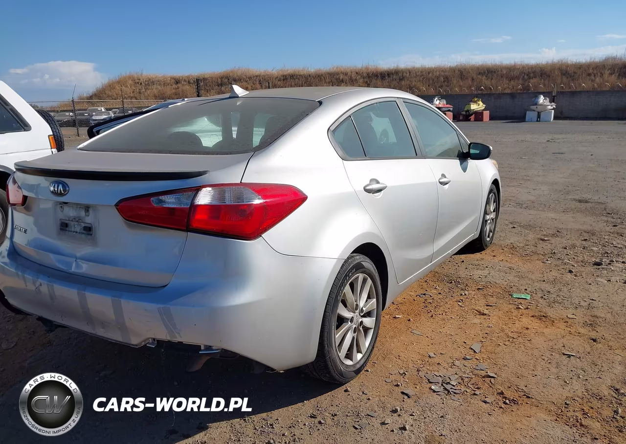 2015 Kia Forte Lx VIN:KNAFX4A66F5271315 - 4