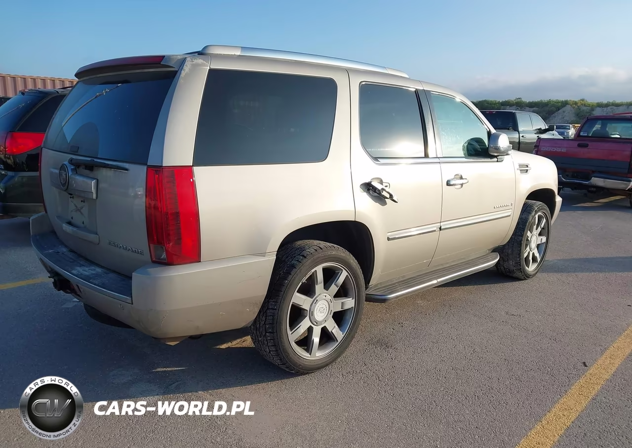 2007 Cadillac Escalade Standard VIN:1GYFK638X7R414380 - 4