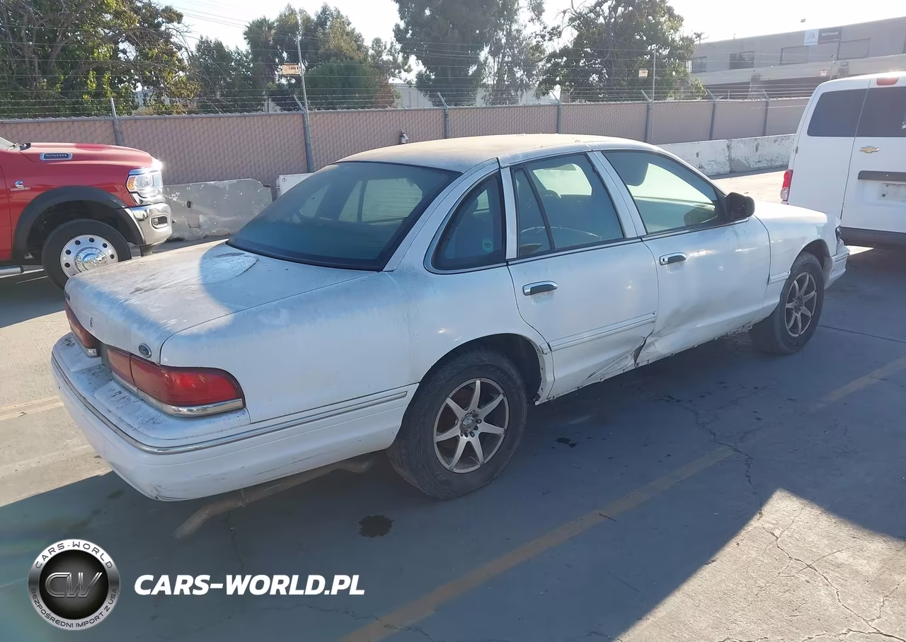 1997 Ford Crown Victoria Police Interceptor VIN:2FALP71W2VX201160 - 4