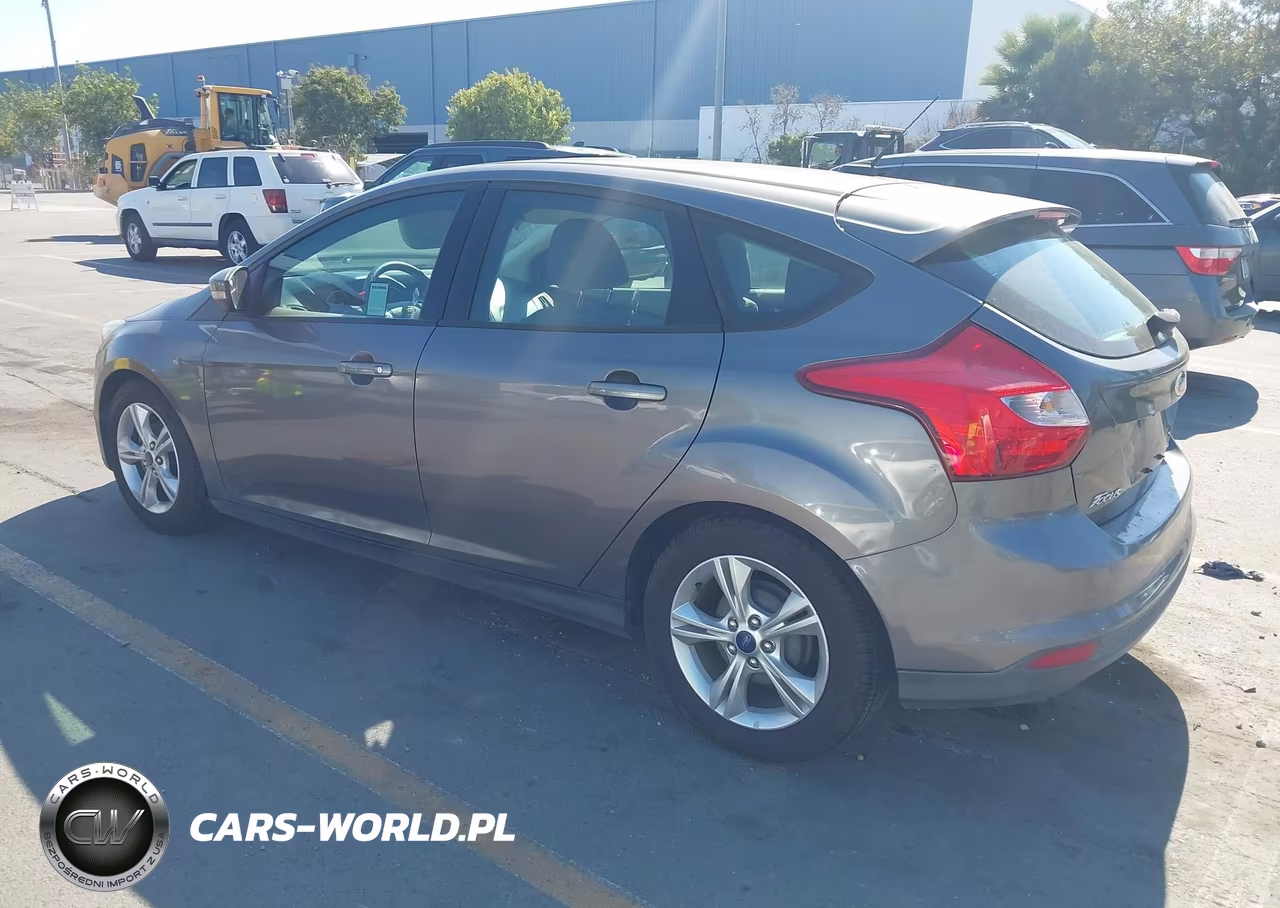 2014 Ford Focus Se VIN:1FADP3K23EL332507 - 3