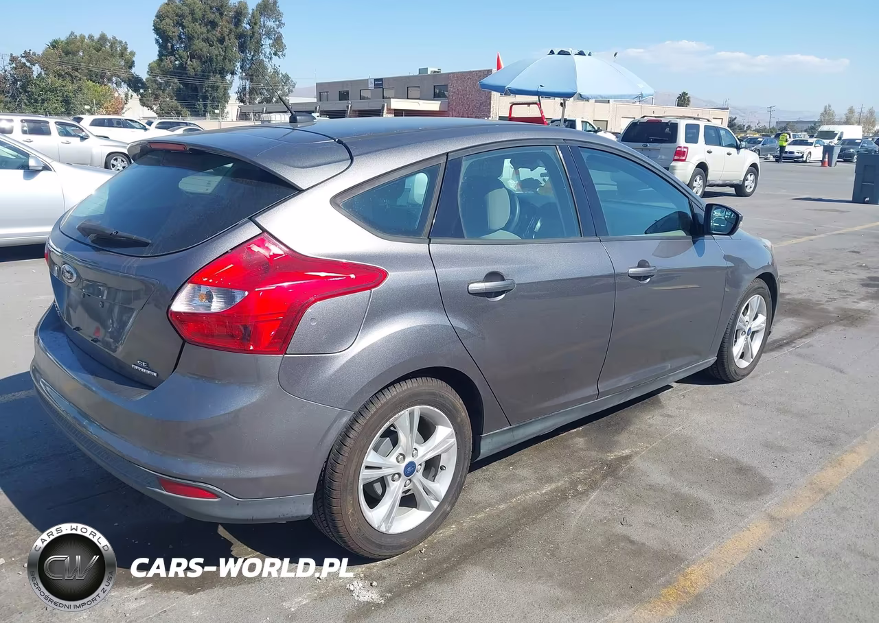 2014 Ford Focus Se VIN:1FADP3K23EL332507 - 4