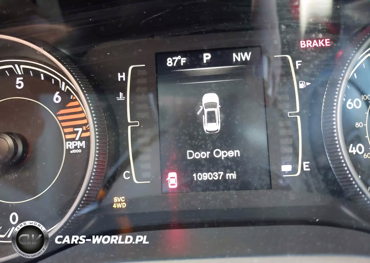 2016 Jeep Cherokee Latitude VIN:1C4PJMCB0GW301570 - 15