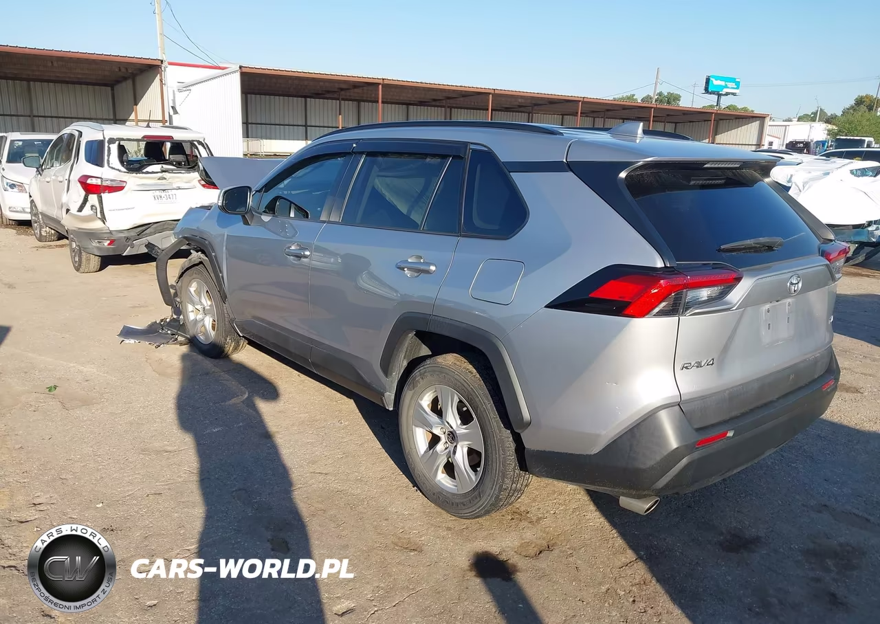 2021 Toyota Rav4 Xle VIN:2T3W1RFV0MC131673 - 3