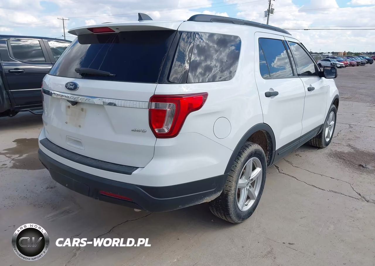 2018 Ford Explorer VIN:1FM5K8B86JGA80233 - 4