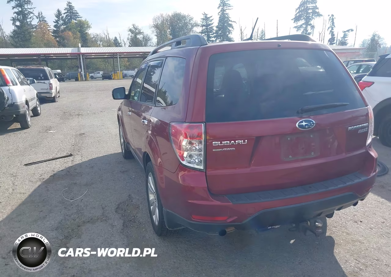 2013 Subaru Forester 2.5X Premium VIN:JF2SHADC8DH407407 - 3
