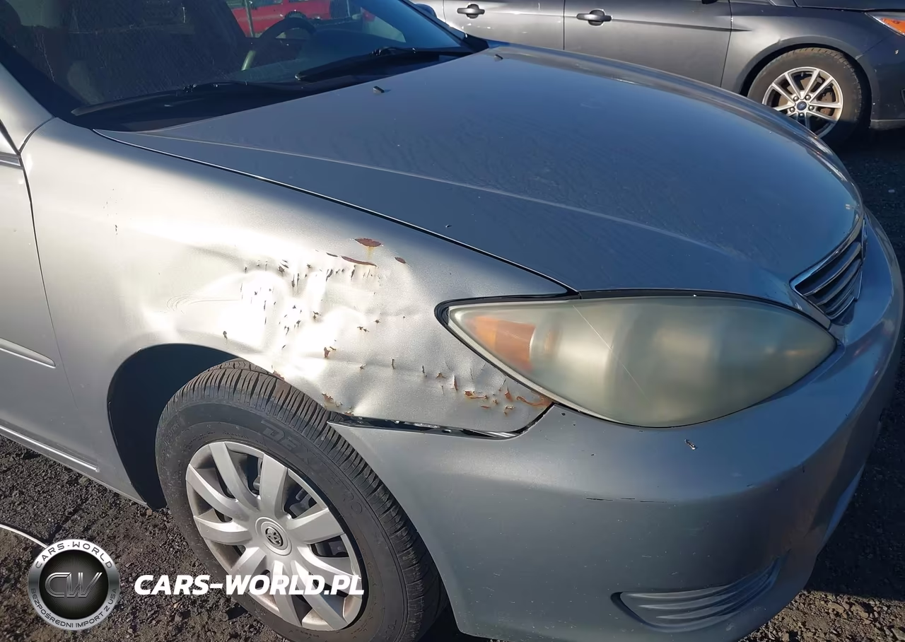 2005 Toyota Camry Le VIN:4T1BE32K95U574215 - 12
