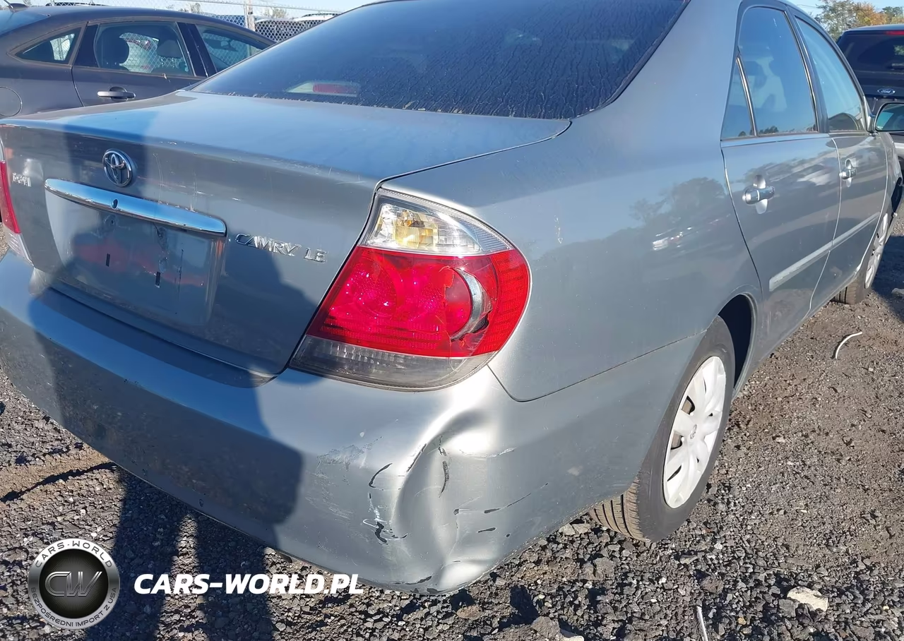 2005 Toyota Camry Le VIN:4T1BE32K95U574215 - 13