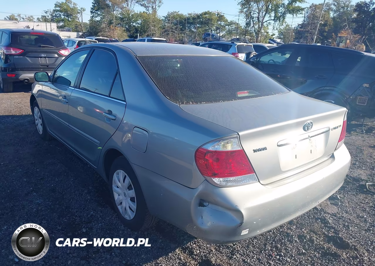 2005 Toyota Camry Le VIN:4T1BE32K95U574215 - 3