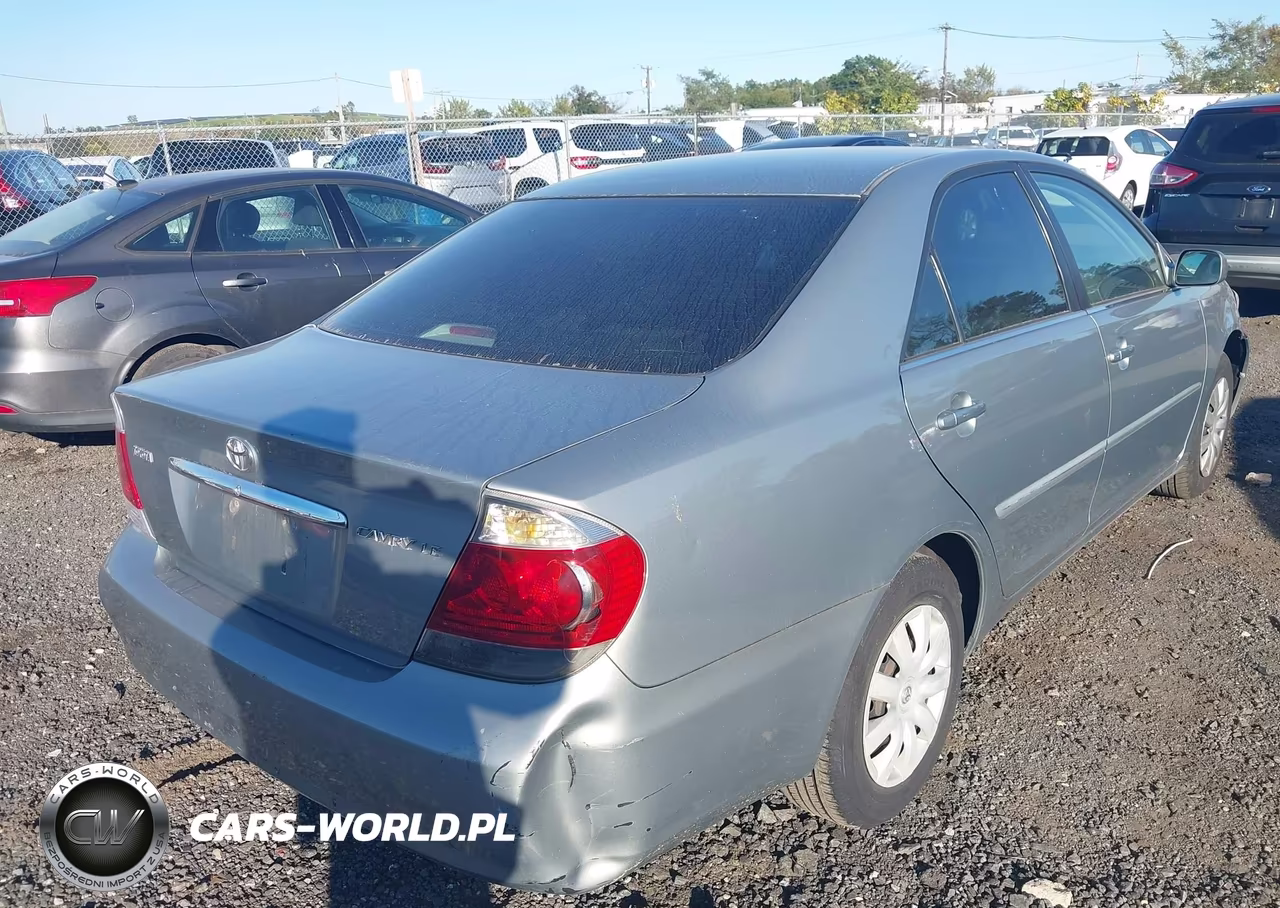 2005 Toyota Camry Le VIN:4T1BE32K95U574215 - 4