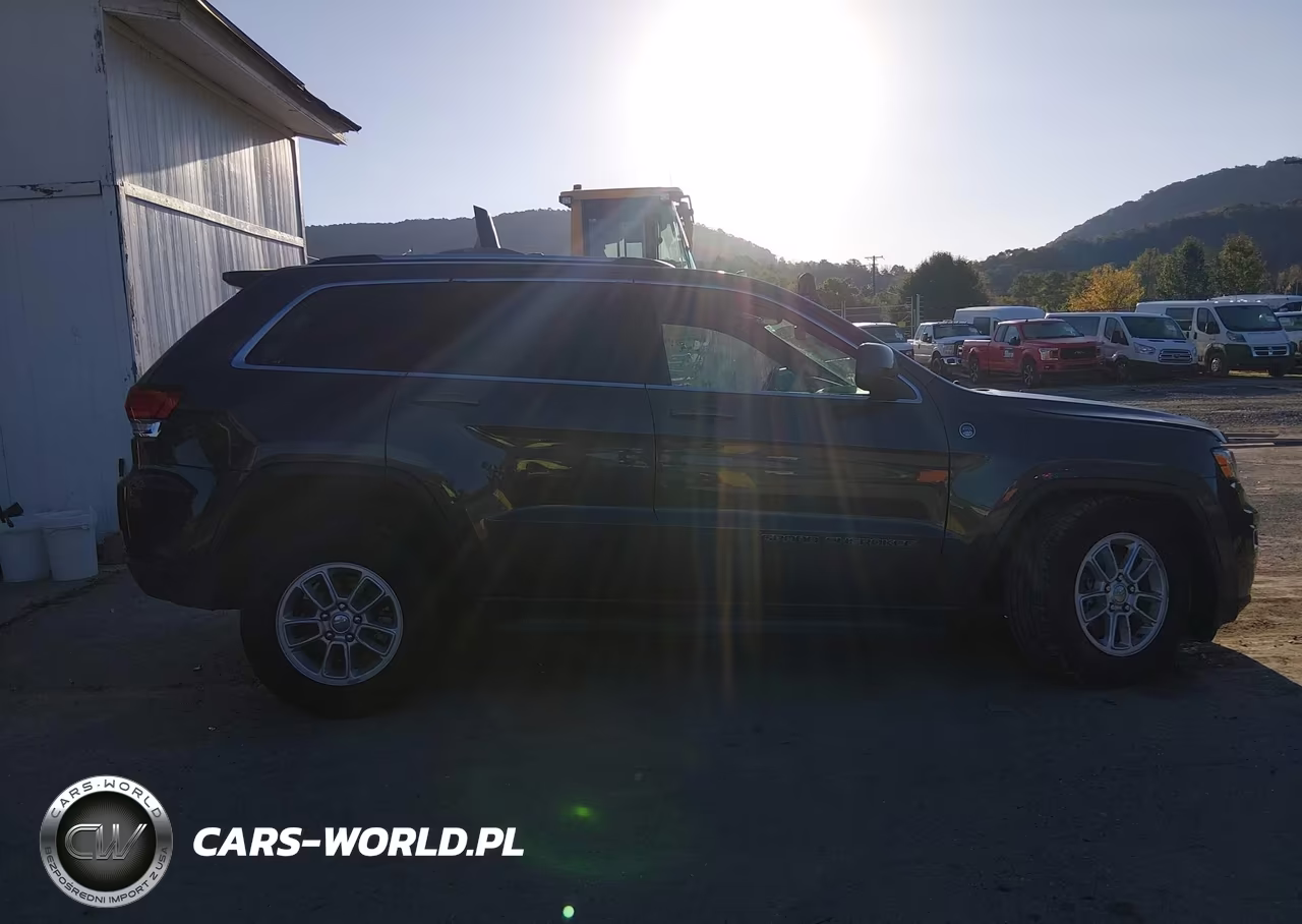 2020 Jeep Grand Cherokee Laredo E 4X4 VIN:1C4RJFAG8LC335593 - 13