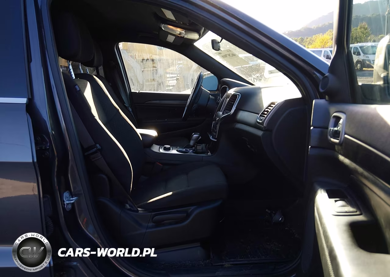 2020 Jeep Grand Cherokee Laredo E 4X4 VIN:1C4RJFAG8LC335593 - 5