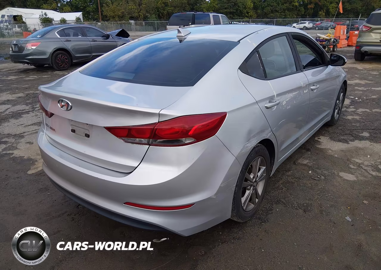 2018 Hyundai Elantra Sel VIN:5NPD84LF3JH247731 - 4