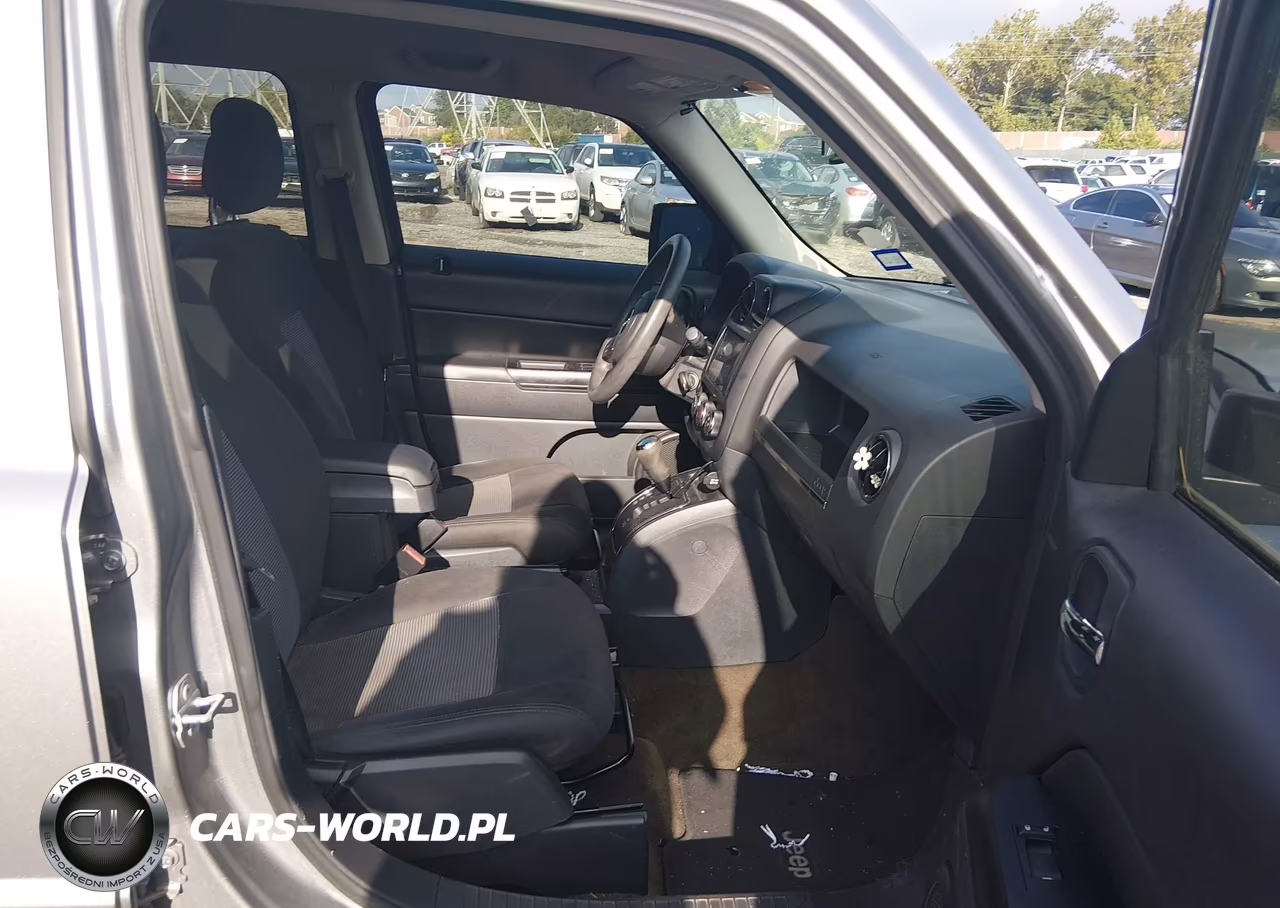 2016 Jeep Patriot Sport VIN:1C4NJPBB5GD754492 - 5