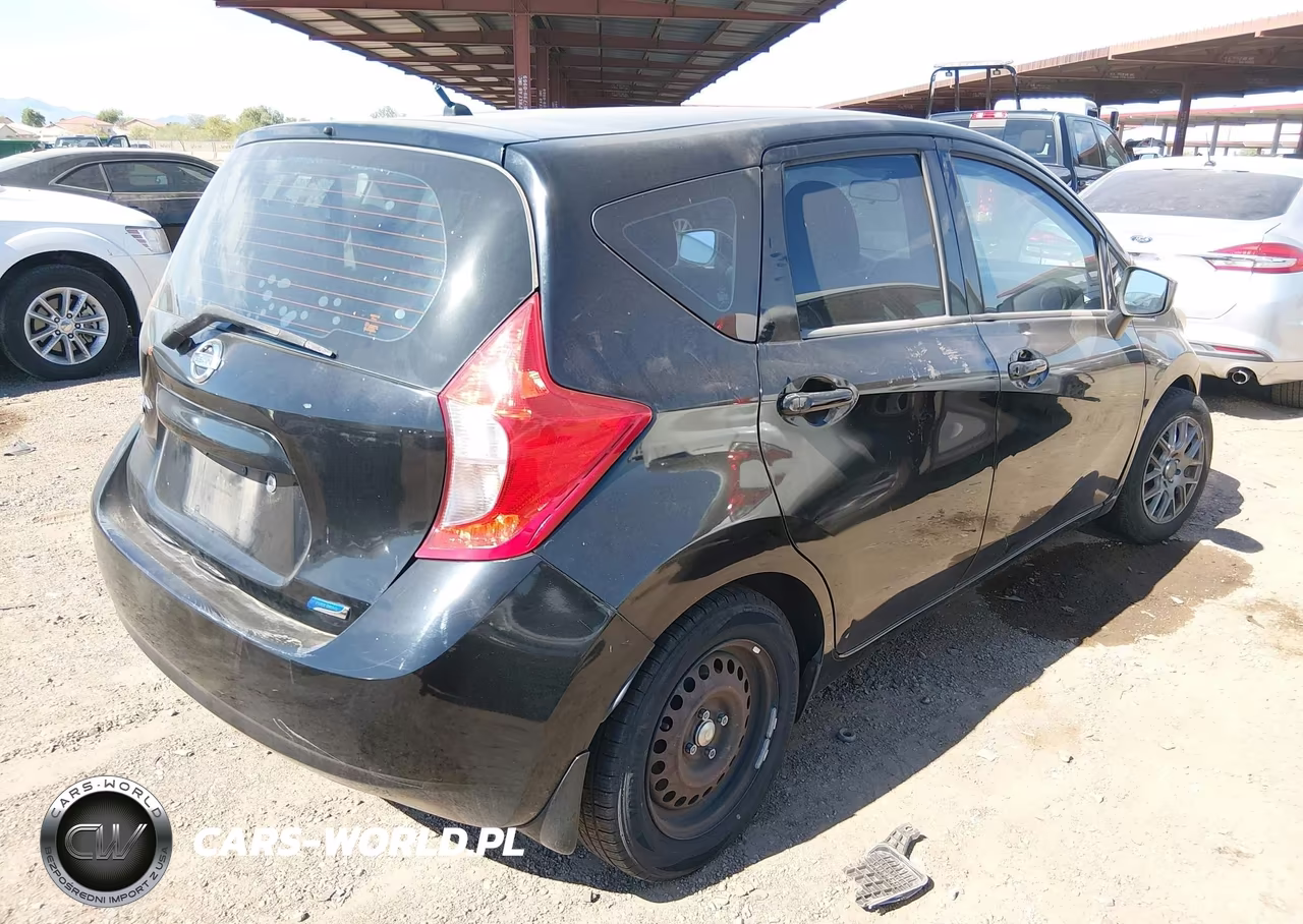 2015 Nissan Versa Note S Plus VIN:3N1CE2CP7FL369083 - 4