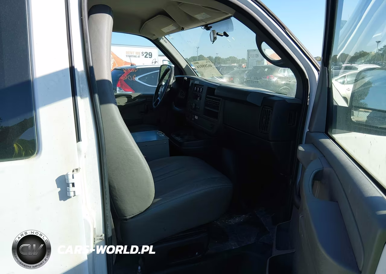 2012 Chevrolet Express 2500 Work Van VIN:1GCWGFCB0C1121051 - 5