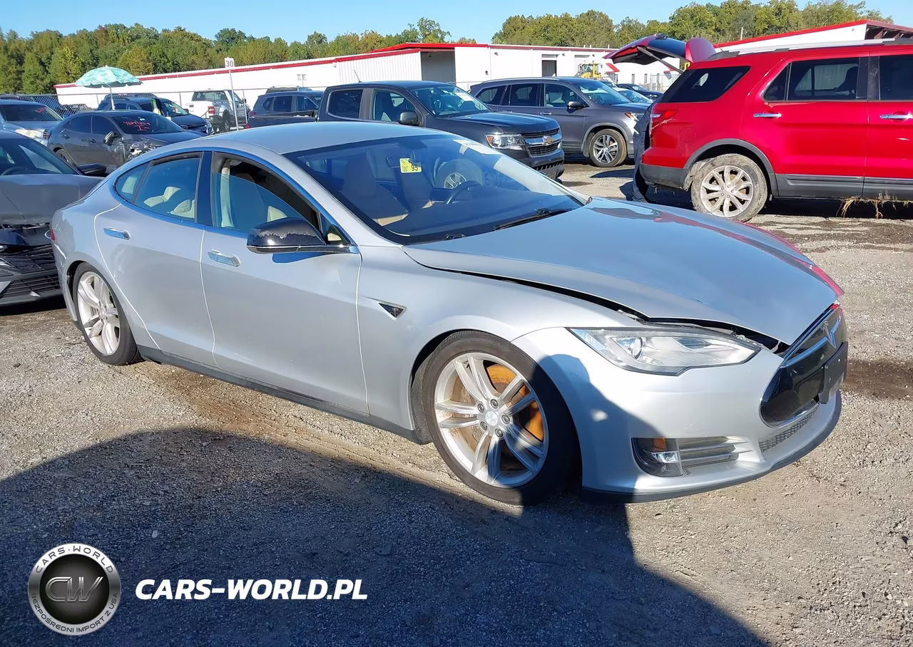 2013 Tesla Model S – zdjęcie 1 z 18