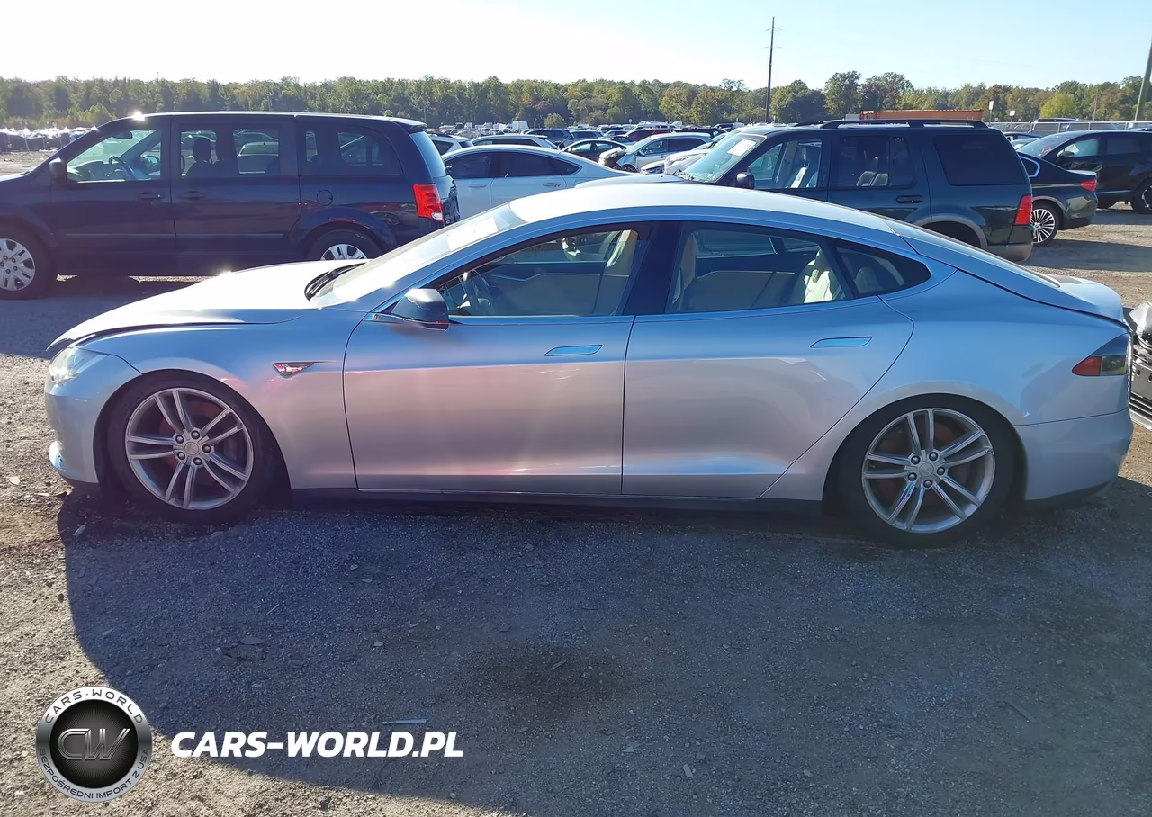 2013 Tesla Model S VIN:5YJSA1DG4DFP03790 - 14