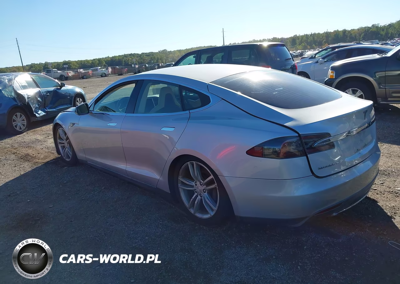 2013 Tesla Model S VIN:5YJSA1DG4DFP03790 - 3