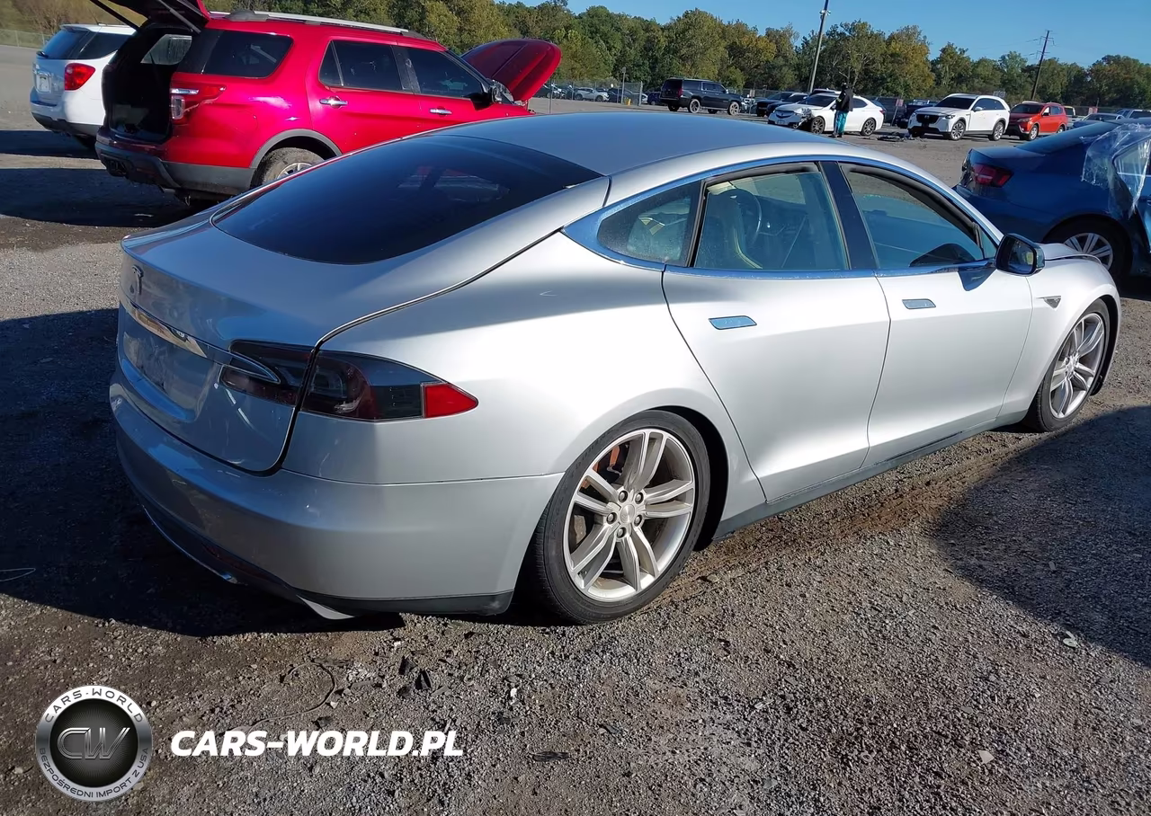 2013 Tesla Model S VIN:5YJSA1DG4DFP03790 - 4
