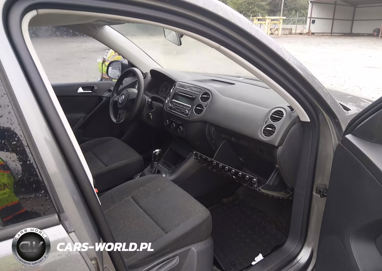 2012 Volkswagen Tiguan S VIN:WVGAV7AX9CW000697 - 5