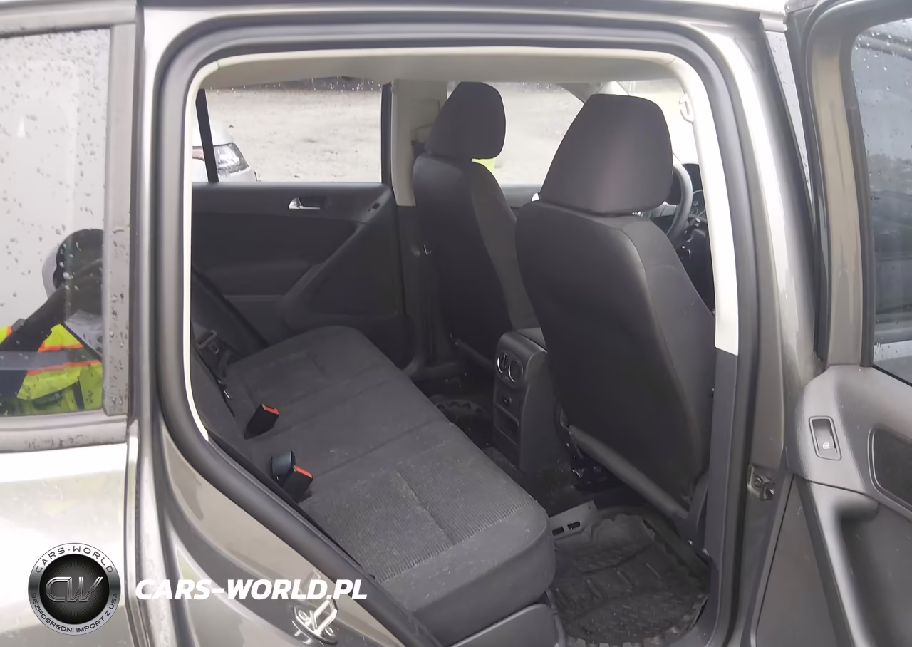 2012 Volkswagen Tiguan S VIN:WVGAV7AX9CW000697 - 8