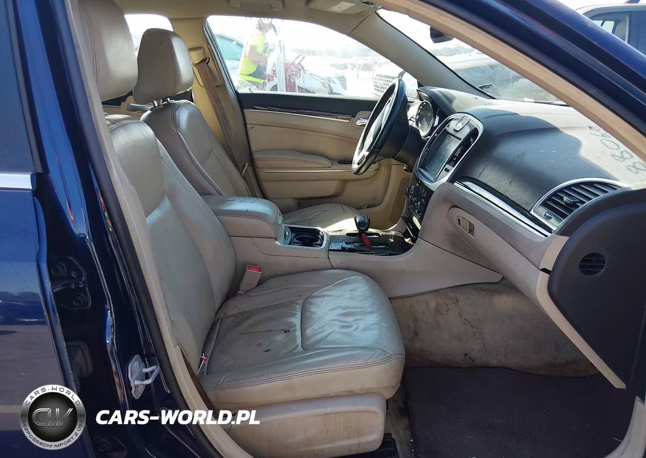2014 Chrysler 300 VIN:2C3CCAAGXEH190046 - 5