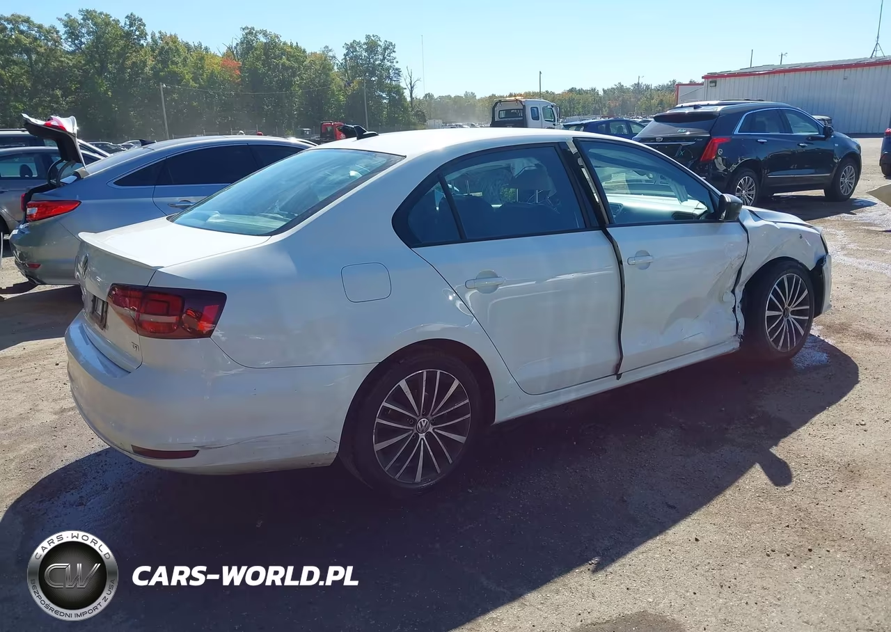 2017 Volkswagen Jetta 1.8T Sport VIN:3VWD17AJ3HM301785 - 4