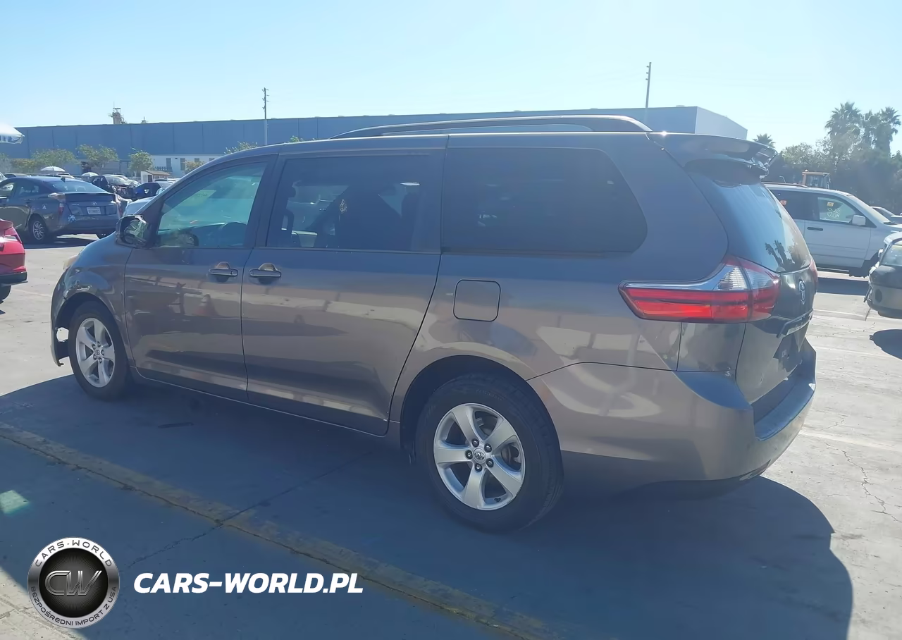 2015 Toyota Sienna Le 8 Passenger VIN:5TDKK3DC9FS567032 - 3