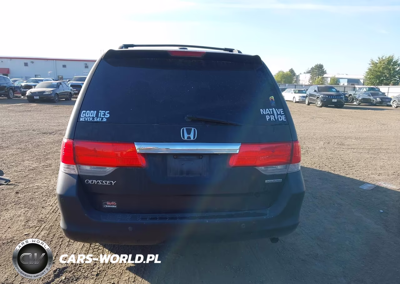 2010 Honda Odyssey Touring VIN:5FNRL3H98AB049680 - 17